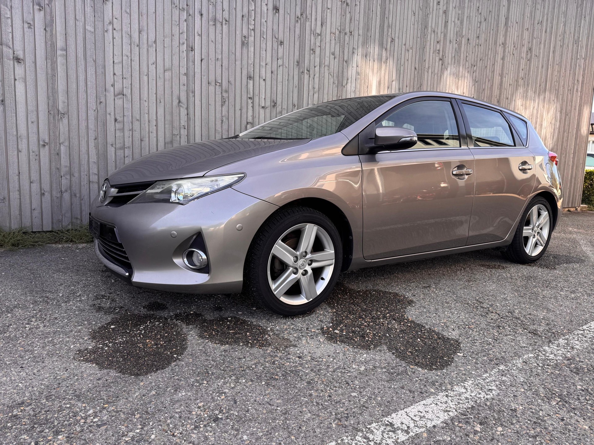 TOYOTA Auris 1.6 VMa Linea Sol-image-0