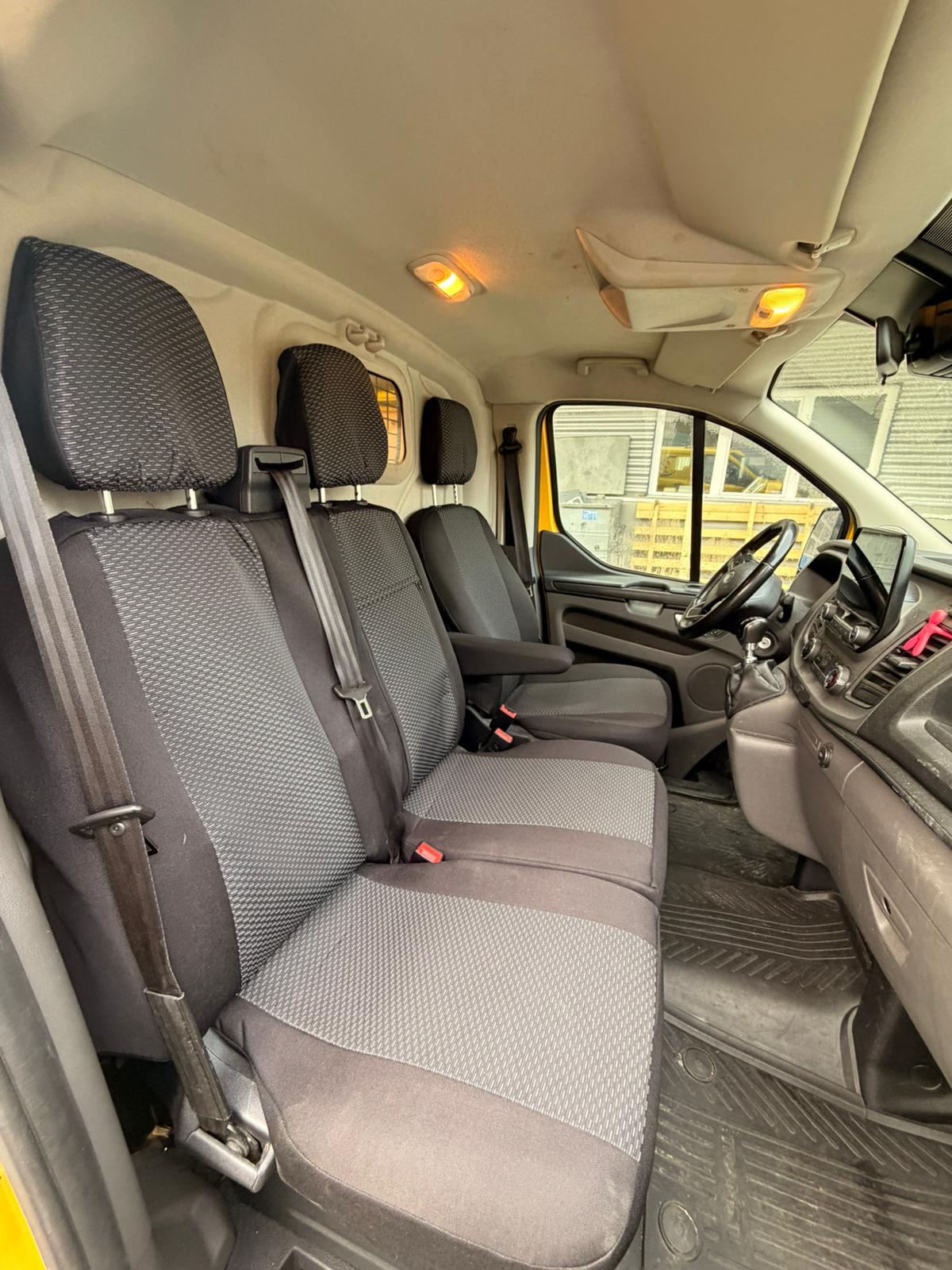 FORD TRANSIT CUSTOM-image-1