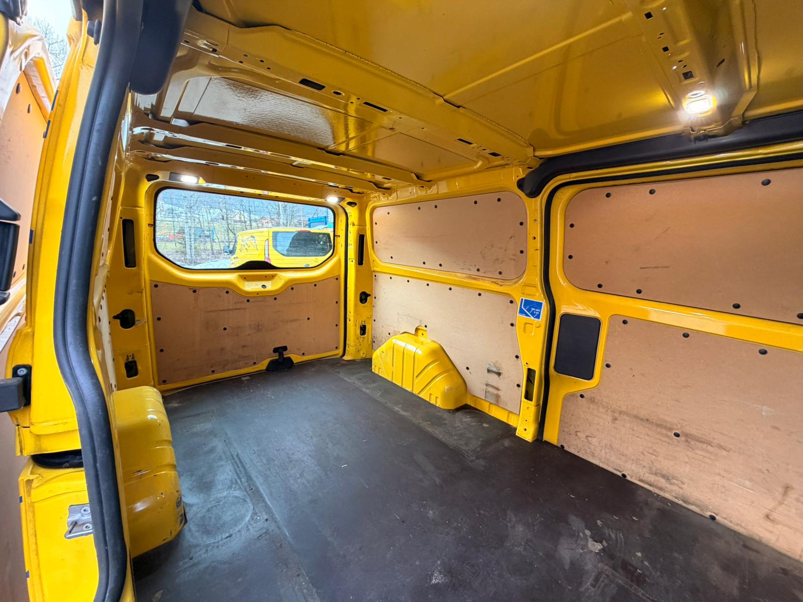 FORD TRANSIT CUSTOM-image-2