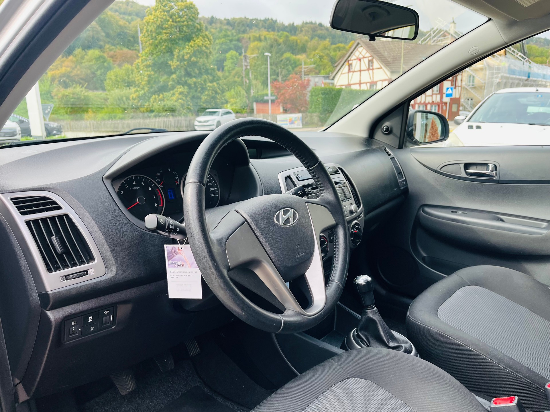 HYUNDAI i20 1.2 Comfort-image-4