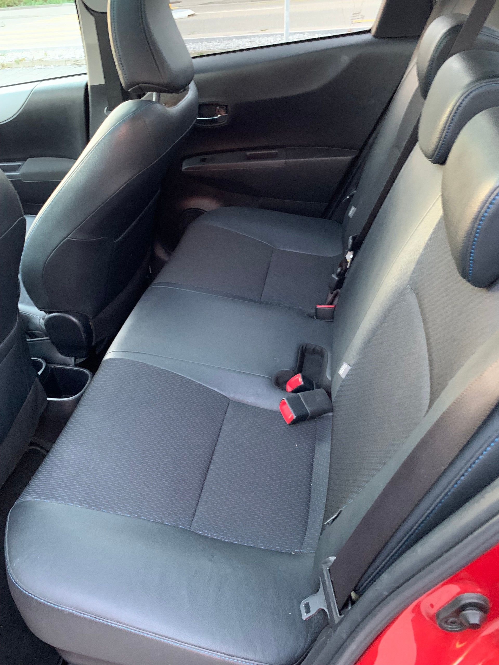 TOYOTA Yaris 1.5 VVT-i Hybrid Sol Premium CVT-image-6