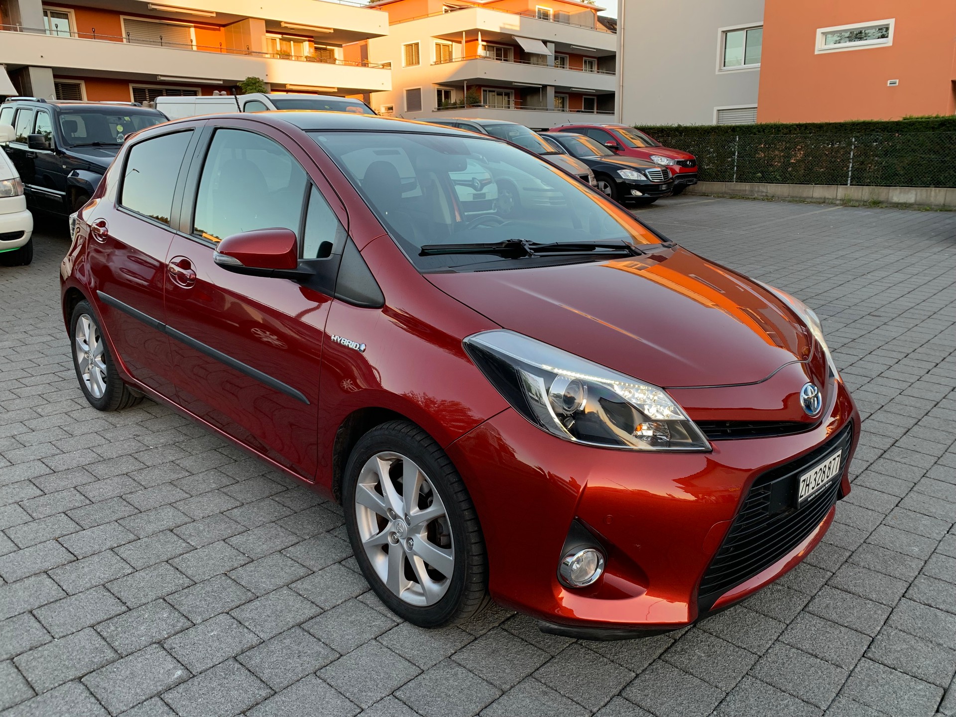 TOYOTA Yaris 1.5 VVT-i Hybrid Sol Premium CVT-image-1