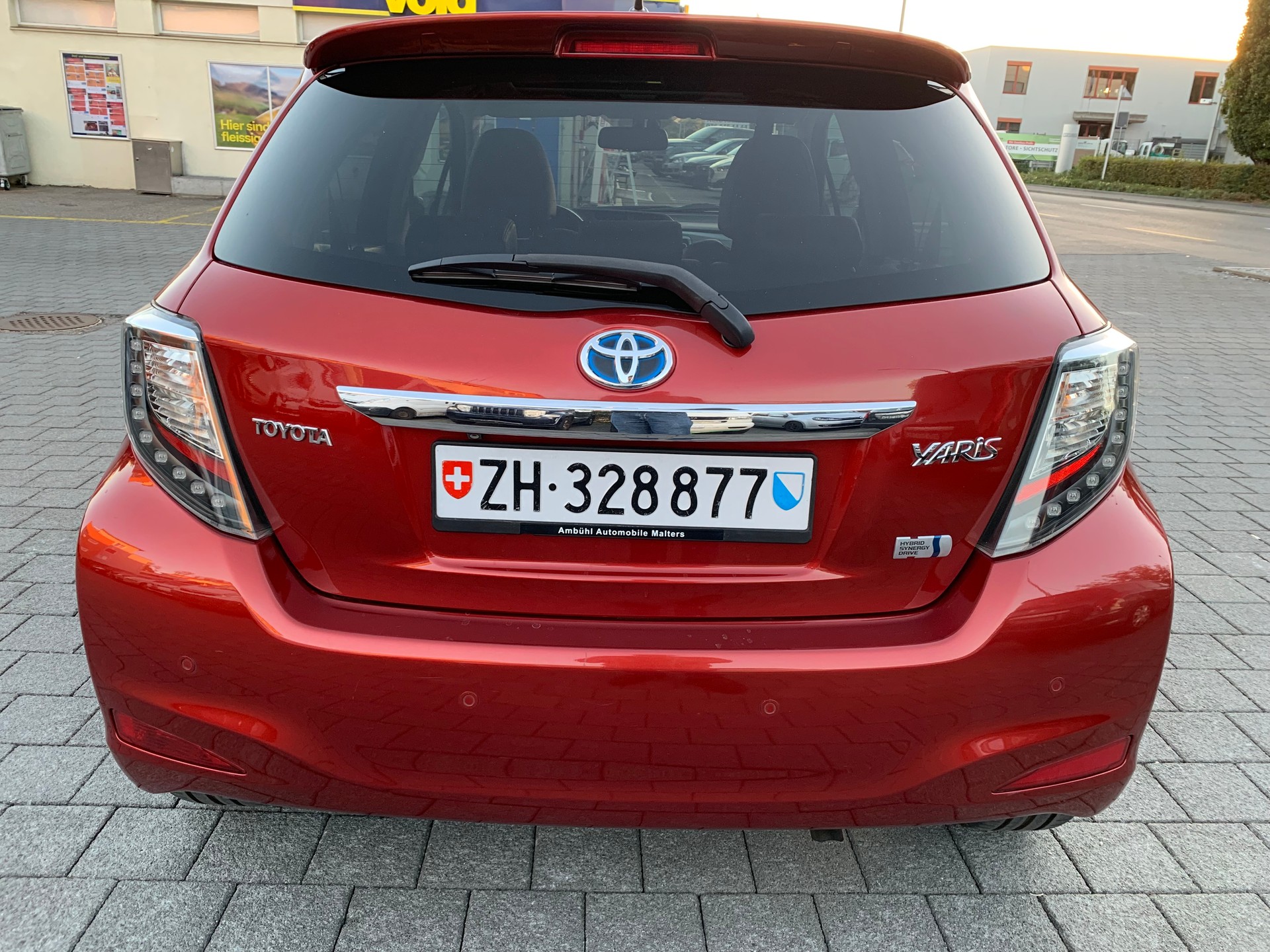 TOYOTA Yaris 1.5 VVT-i Hybrid Sol Premium CVT-image-5
