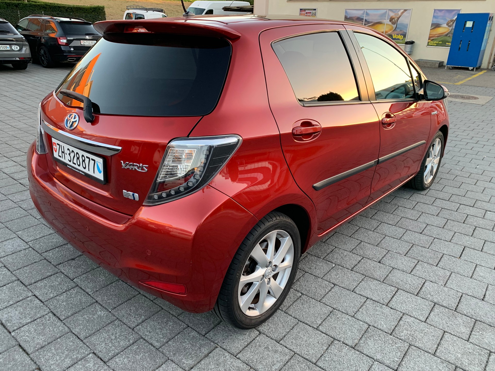 TOYOTA Yaris 1.5 VVT-i Hybrid Sol Premium CVT-image-2