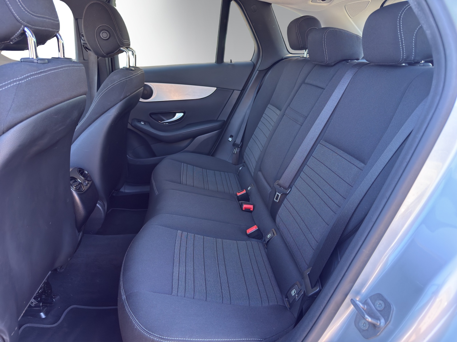 MERCEDES-BENZ GLC 220 d 4Matic-image-10