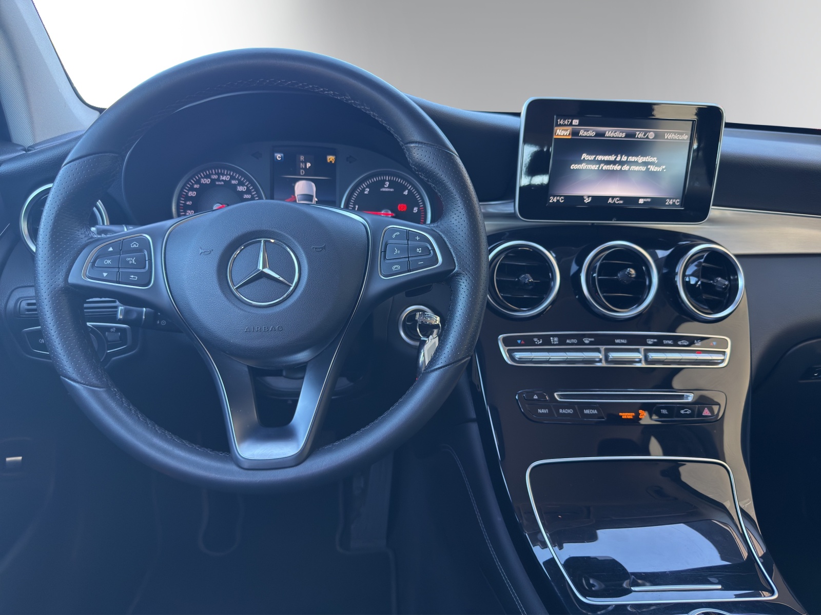 MERCEDES-BENZ GLC 220 d 4Matic-image-11