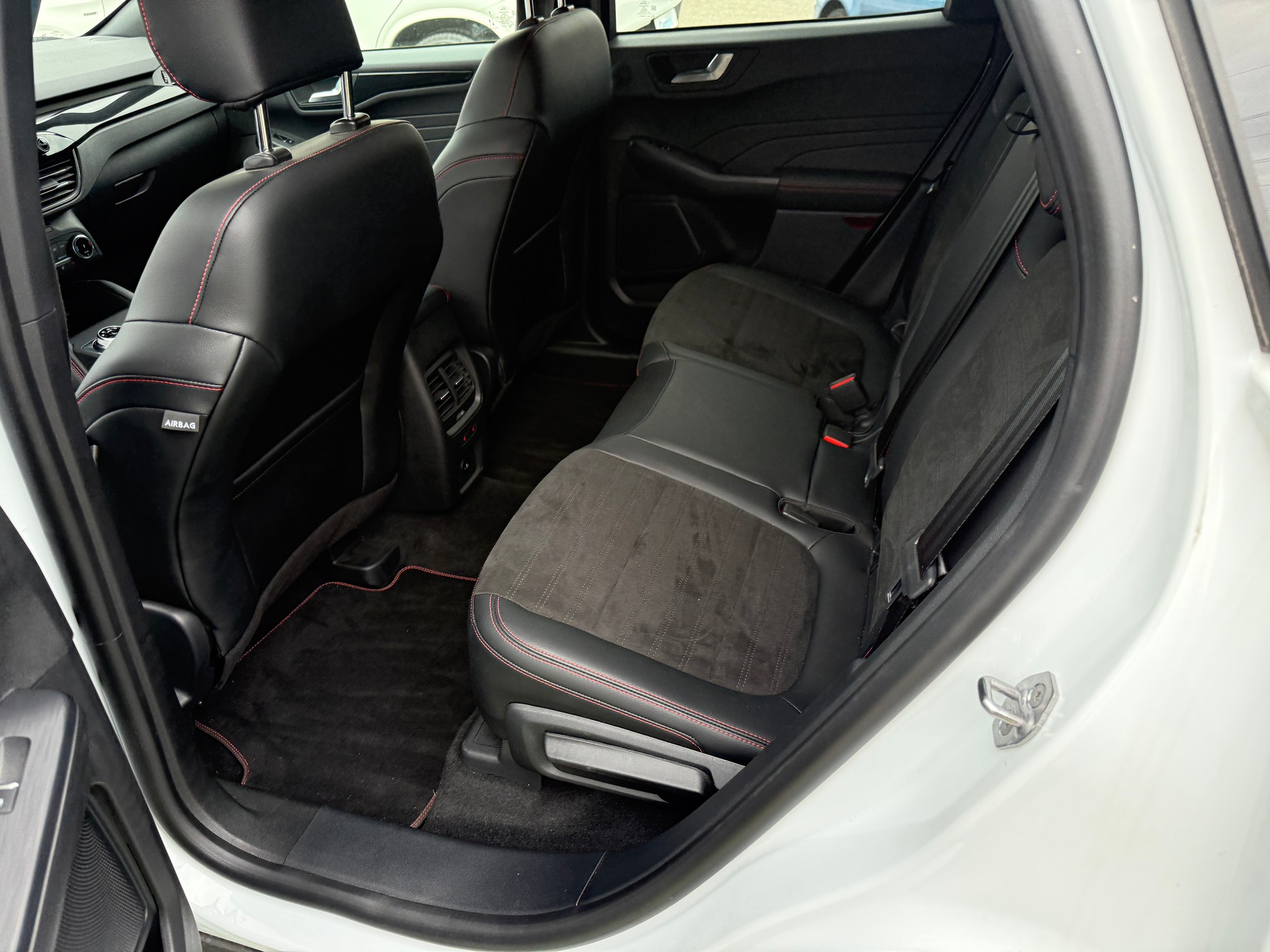 FORD Kuga 2.5 PHEV ST-Line X 2WD-image-7