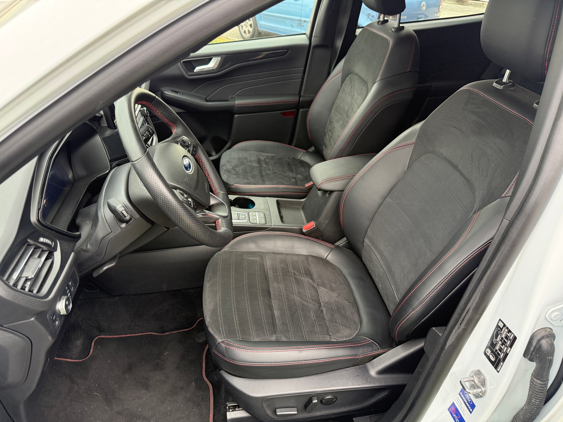 FORD Kuga 2.5 PHEV ST-Line X 2WD-image-6