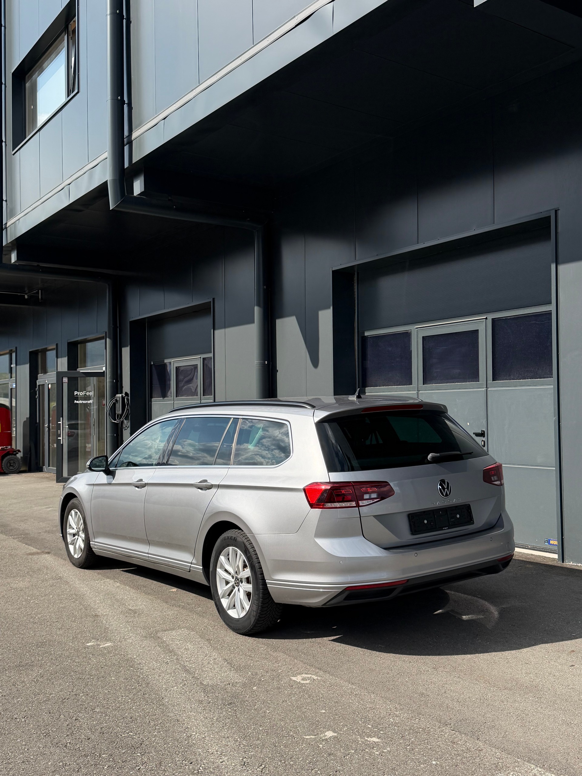 VW 1.5 TSI Business DSG-image-2