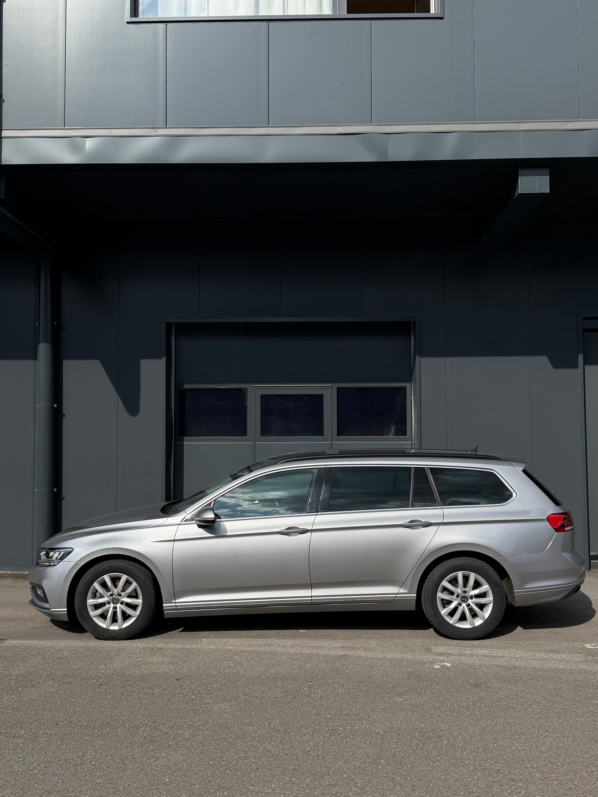 VW 1.5 TSI Business DSG-image-1