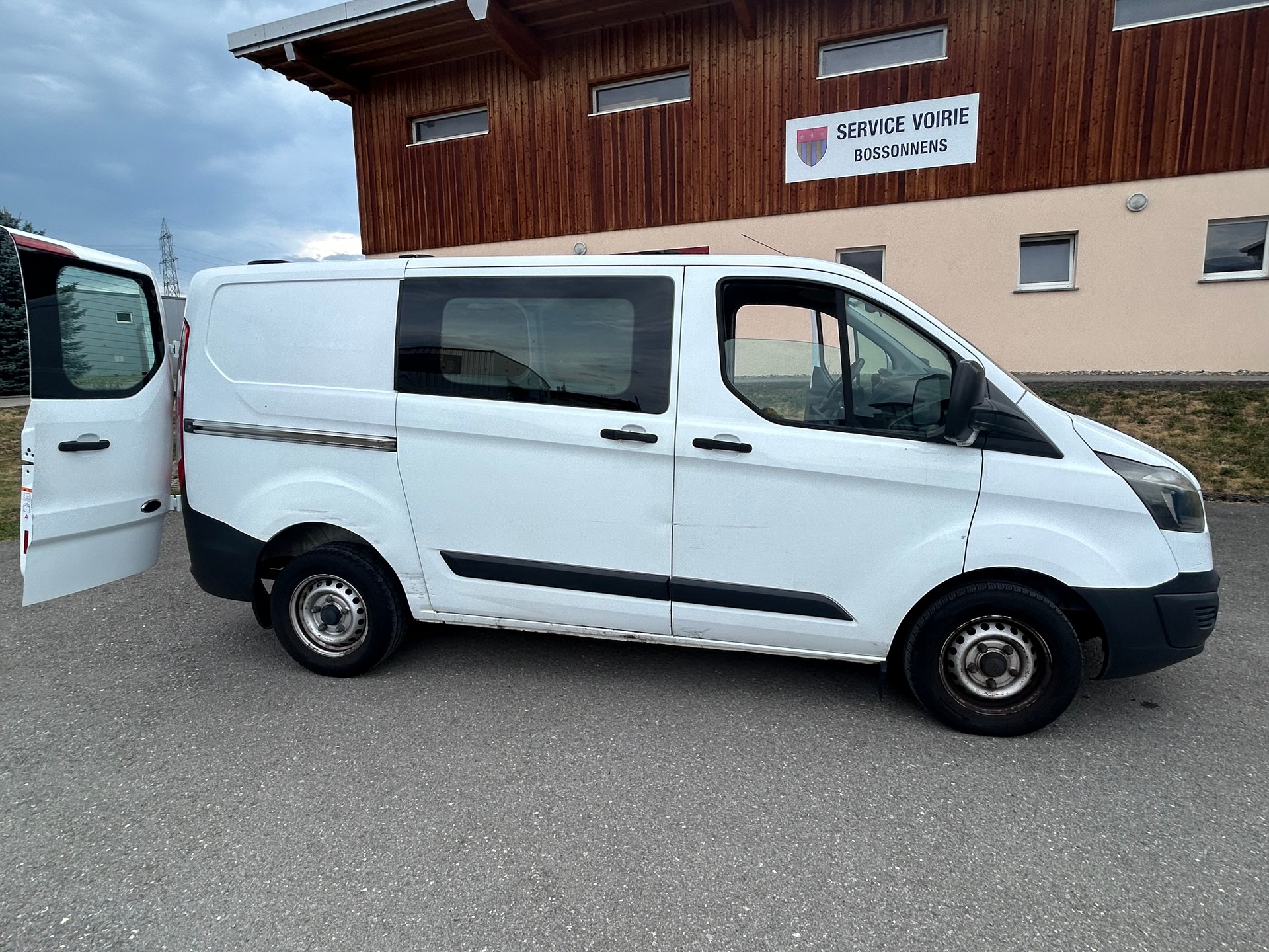 FORD Transit Custom Van 250 L1H1 Startup-image-9