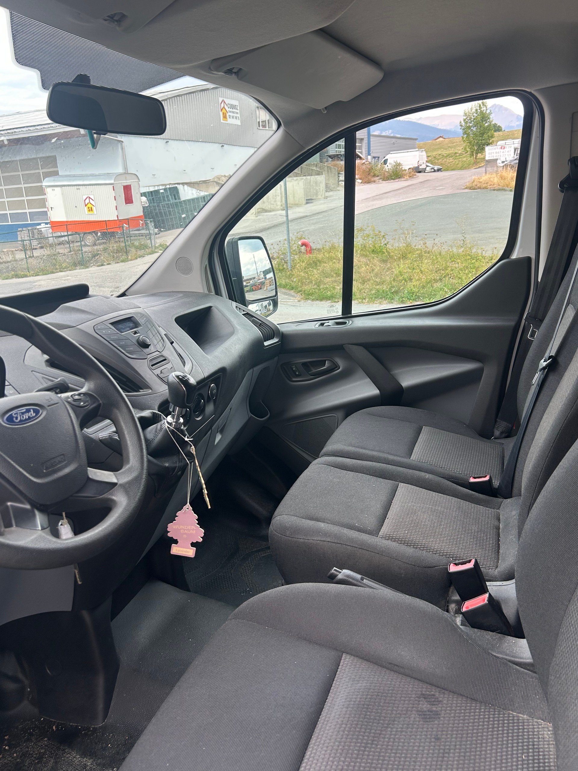 FORD Transit Custom Van 250 L1H1 Startup-image-12