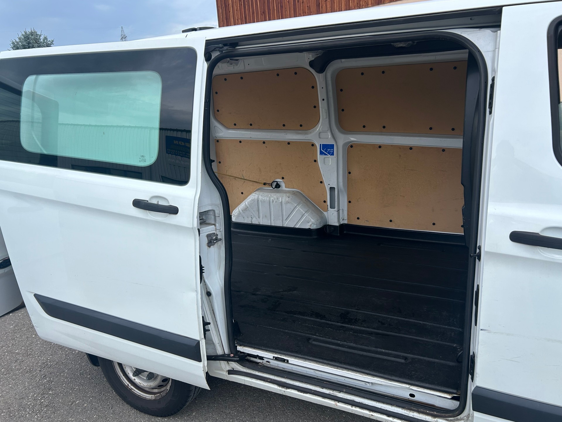 FORD Transit Custom Van 250 L1H1 Startup-image-7