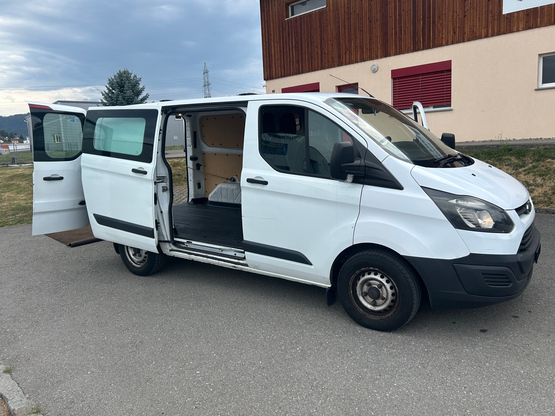 FORD Transit Custom Van 250 L1H1 Startup-image-8