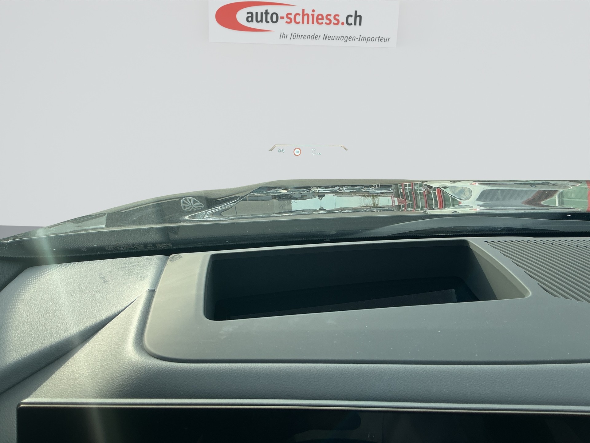 BMW 520d sDrive 48V Touring M Sport Pro Steptronic-image-19