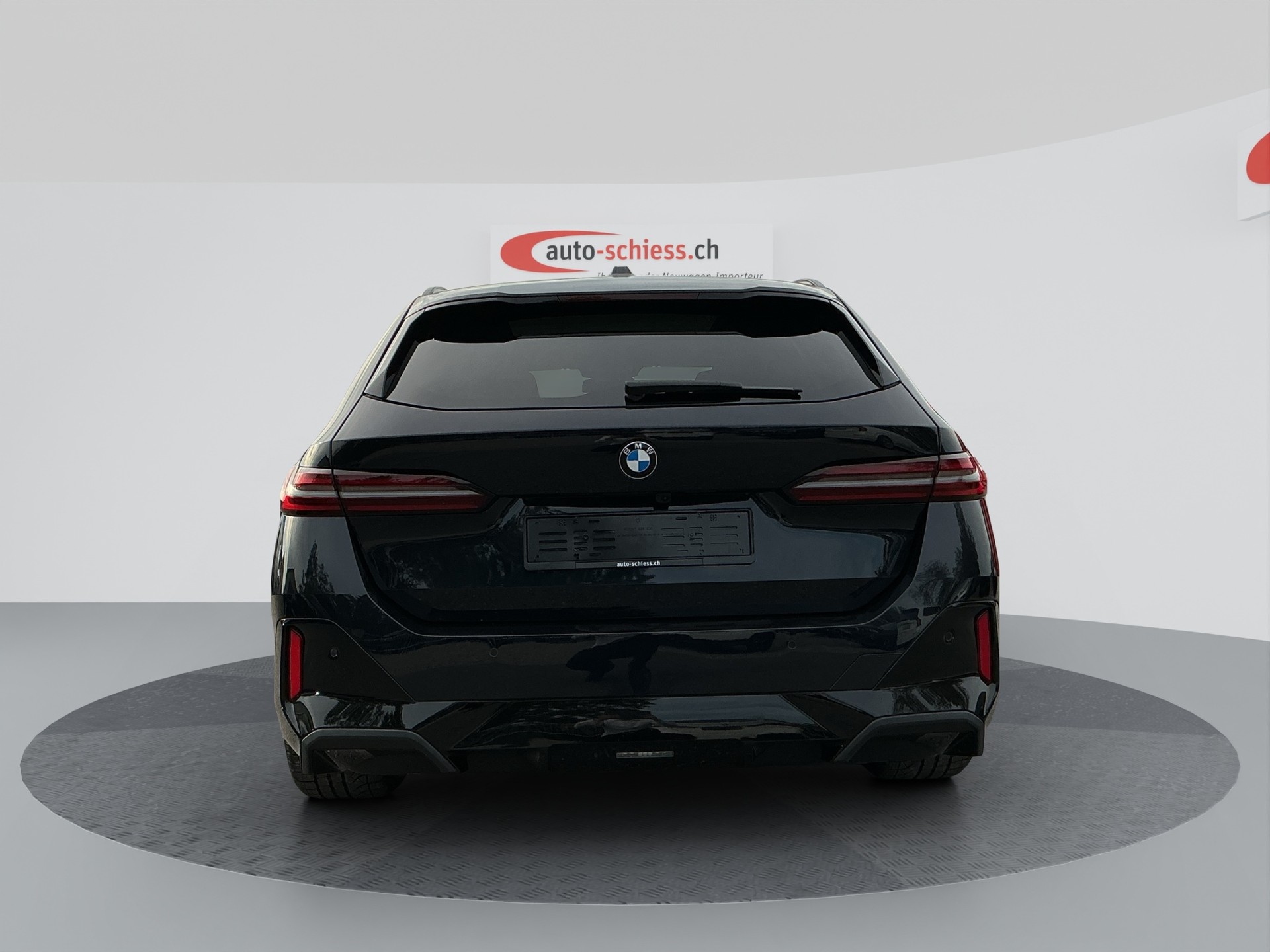 BMW 520d sDrive 48V Touring M Sport Pro Steptronic-image-3