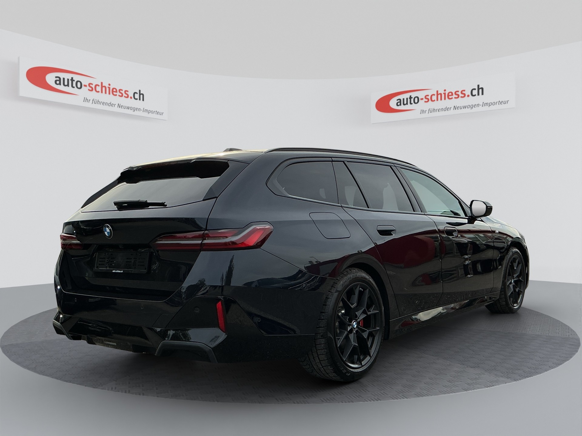 BMW 520d sDrive 48V Touring M Sport Pro Steptronic-image-4