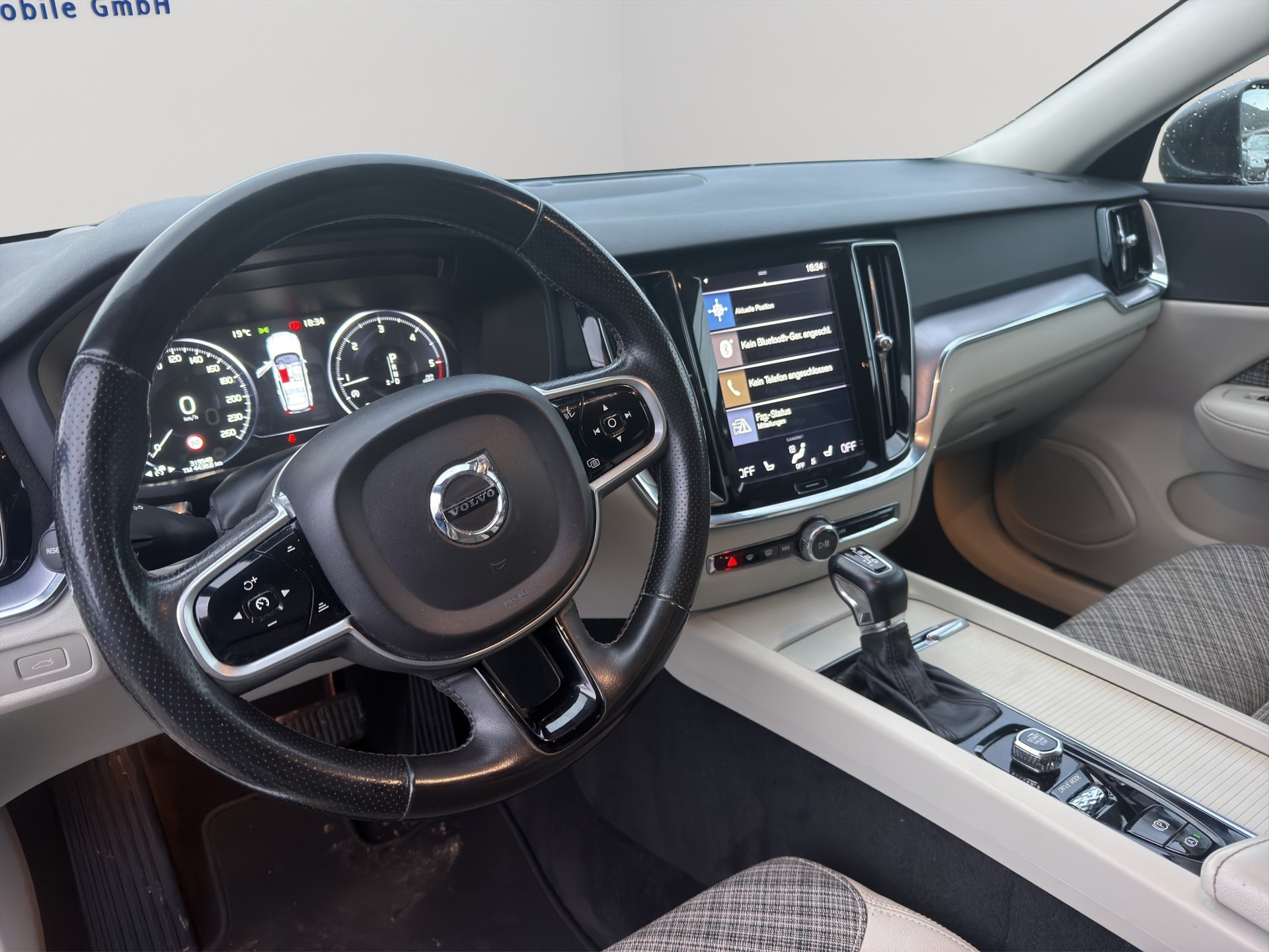 VOLVO V60 D4 AWD Inscription Geartronic-image-9