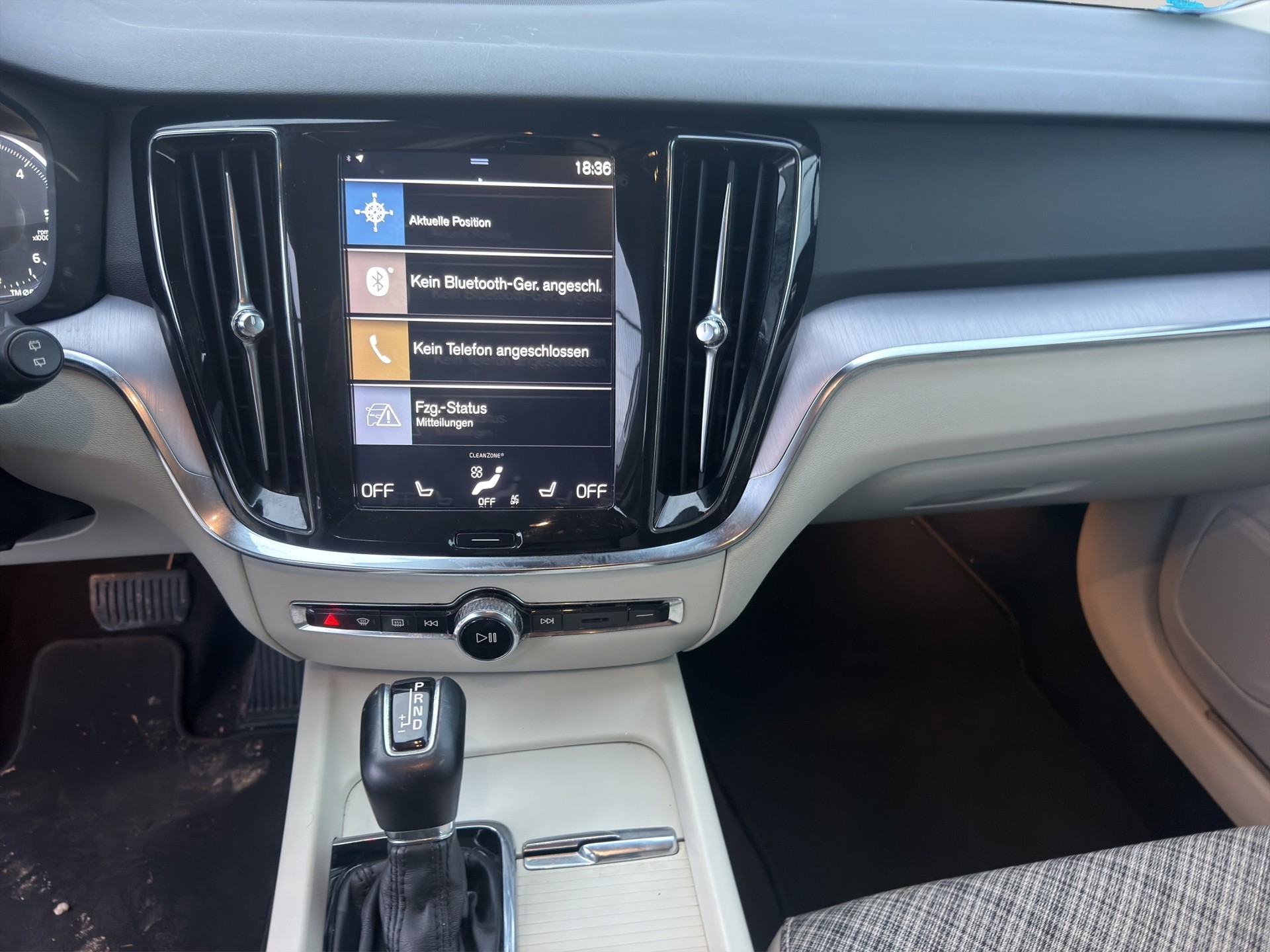 VOLVO V60 D4 AWD Inscription Geartronic-image-12