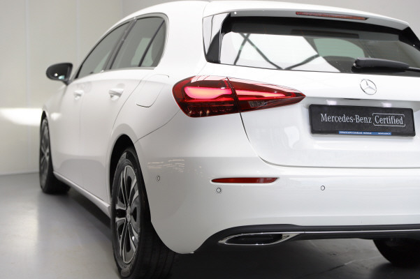 MERCEDES-BENZ A 180-showroom-element-3
