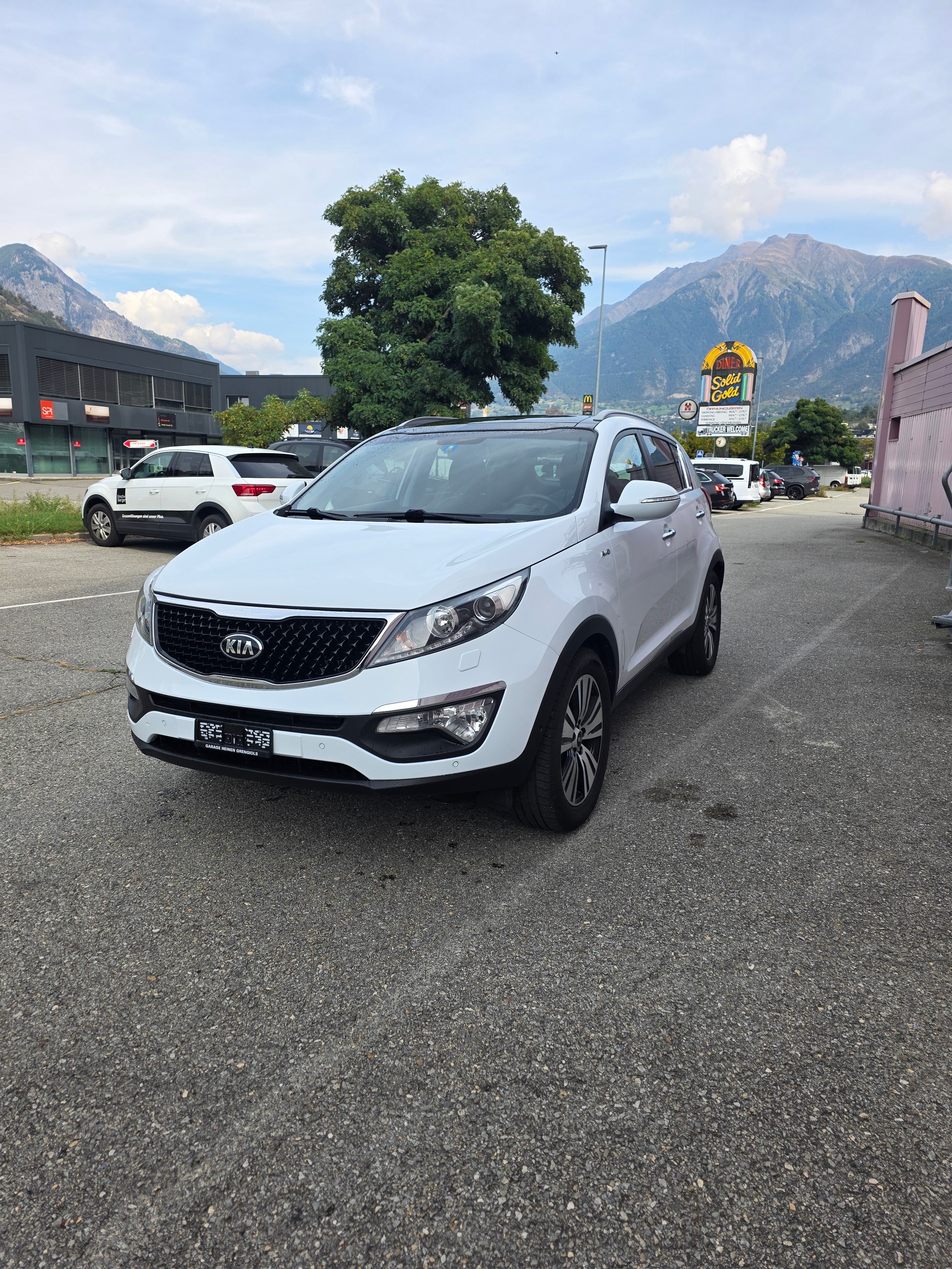 KIA Sportage 2.0 CRDi Style 4WD Automatic-image-0