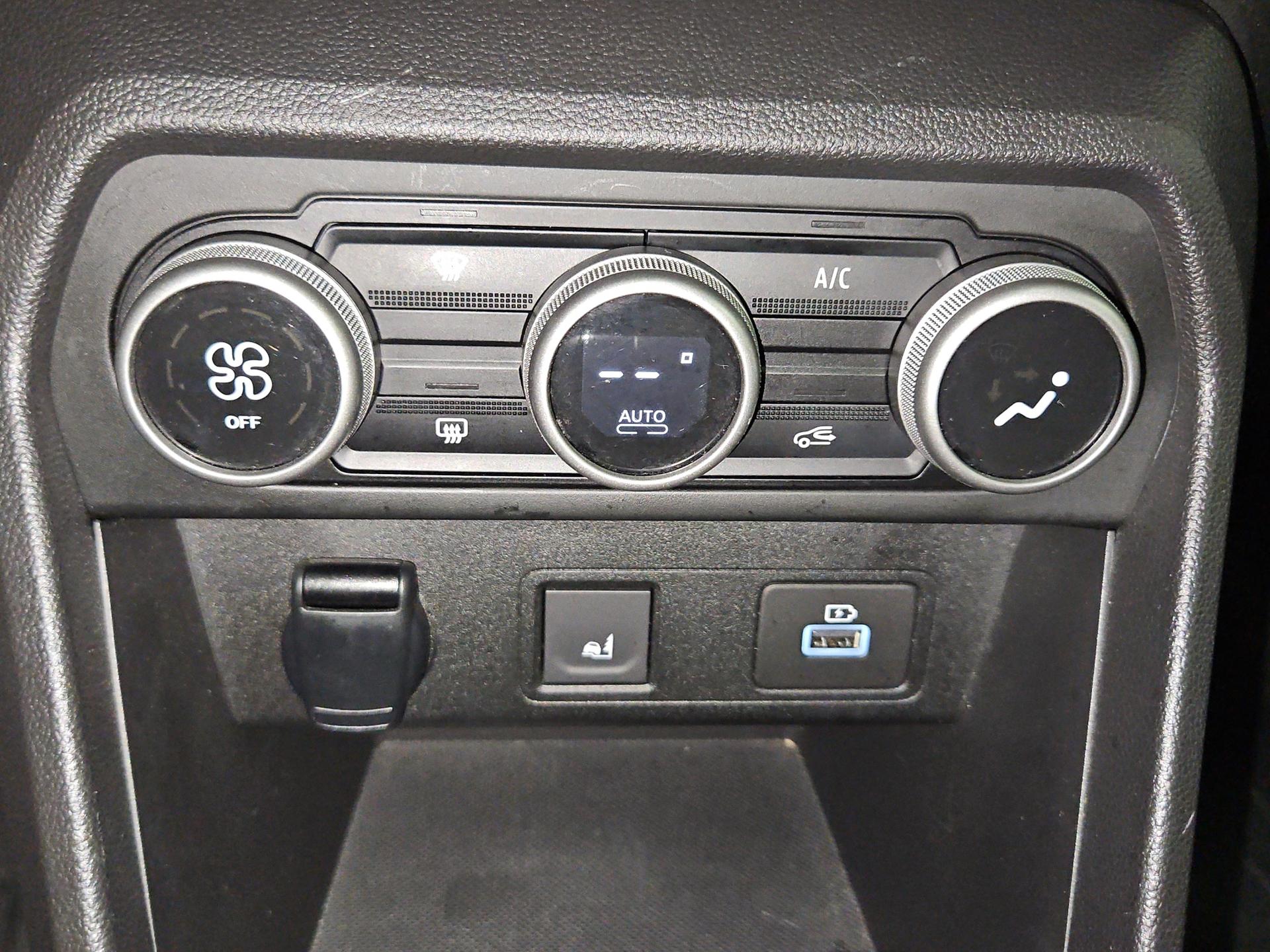 DACIA Jogger HEV 140 Extreme-image-19