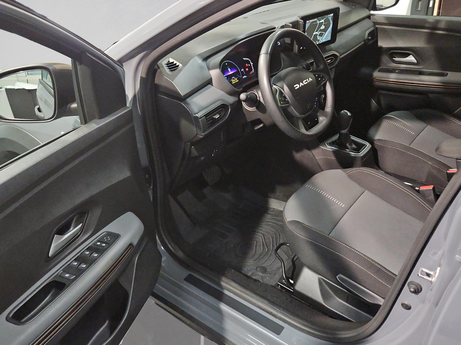 DACIA Jogger HEV 140 Extreme-image-22