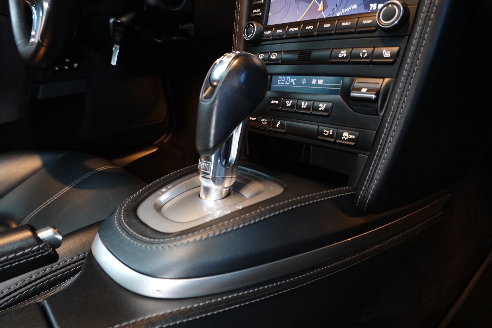 PORSCHE 911 TURBO S 997.2 PDK BLACK CH-FZ AKRAPOVIC KW-V3-image-49