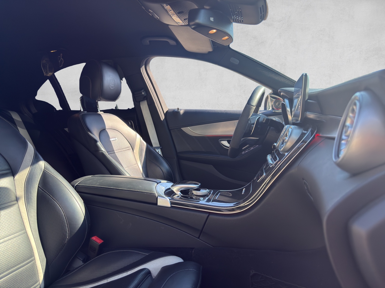 MERCEDES-BENZ C 63 S AMG Speedshift-image-10