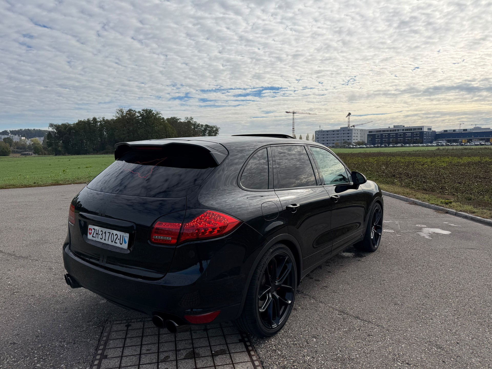 PORSCHE Cayenne S-image-4