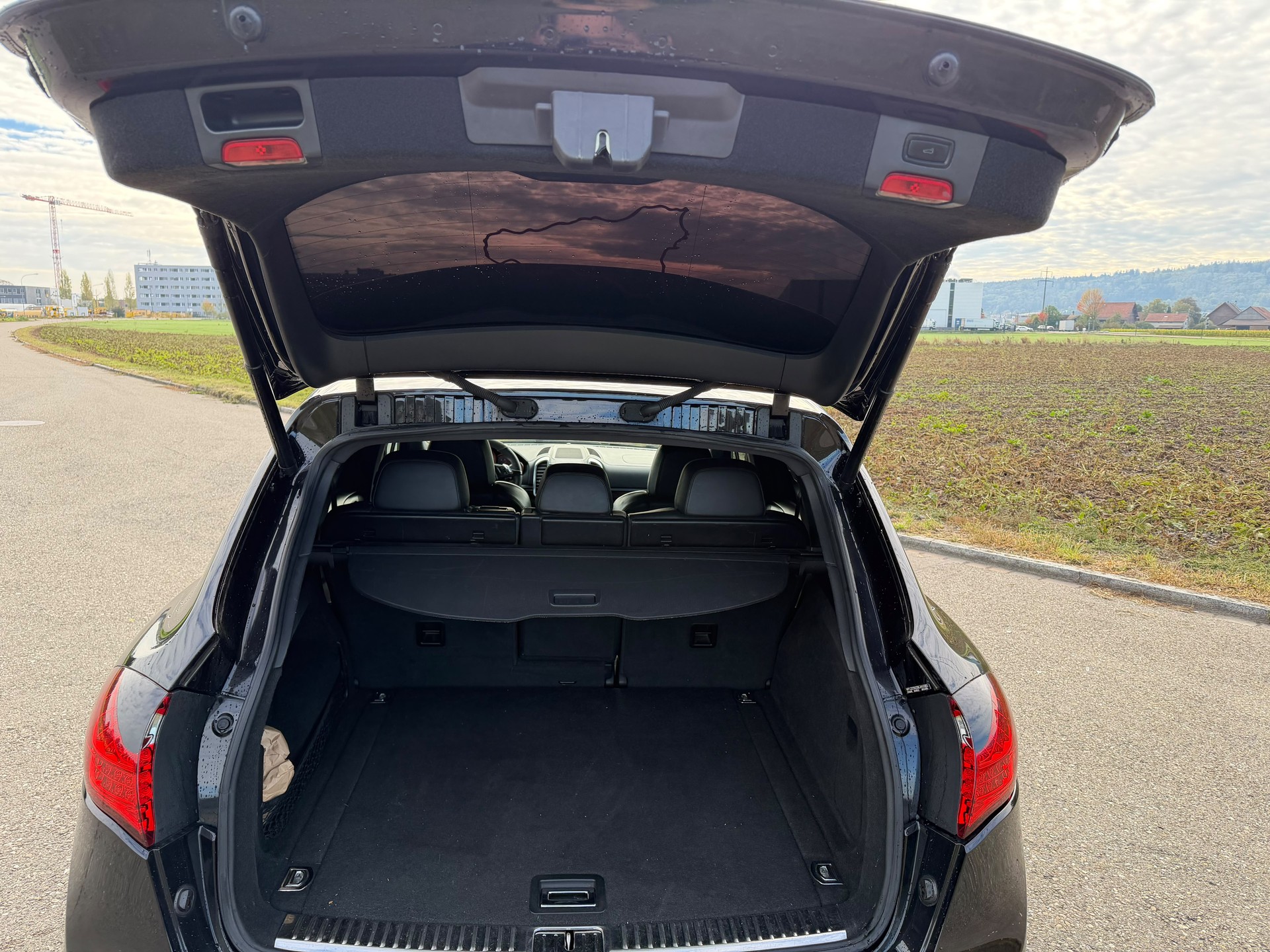 PORSCHE Cayenne S-image-11