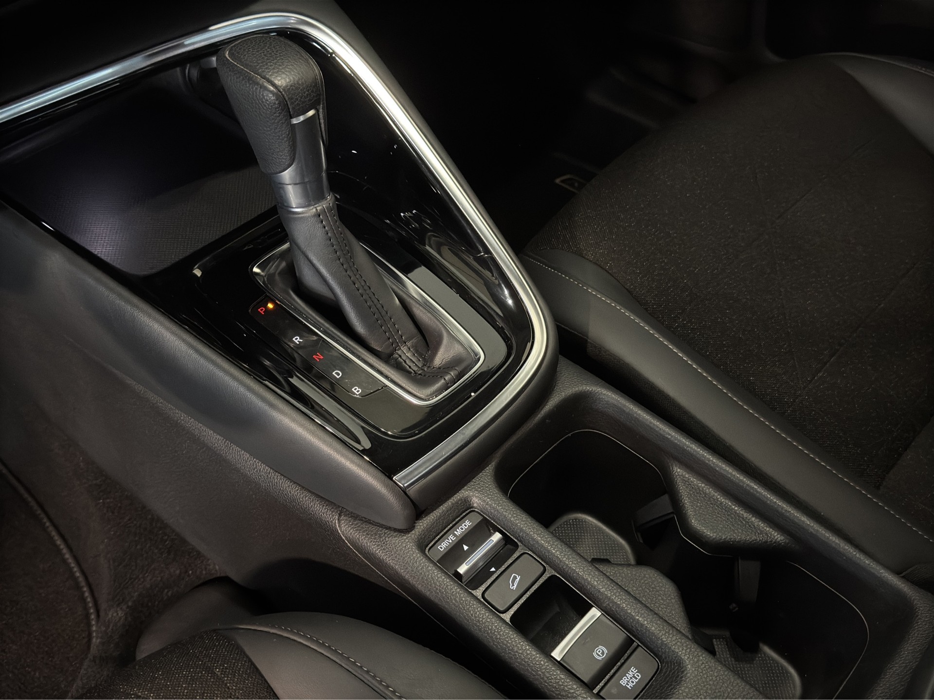 HONDA HR-V 1.5i-MMD Advance CVT-image-12