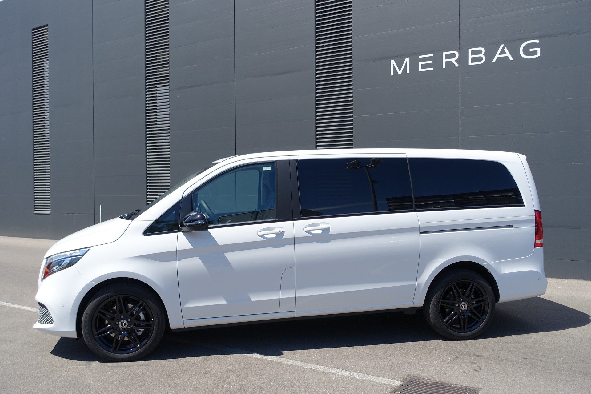 MERCEDES-BENZ V 300 d lang Avantgarde 4Matic 9G-Tronic-image-1