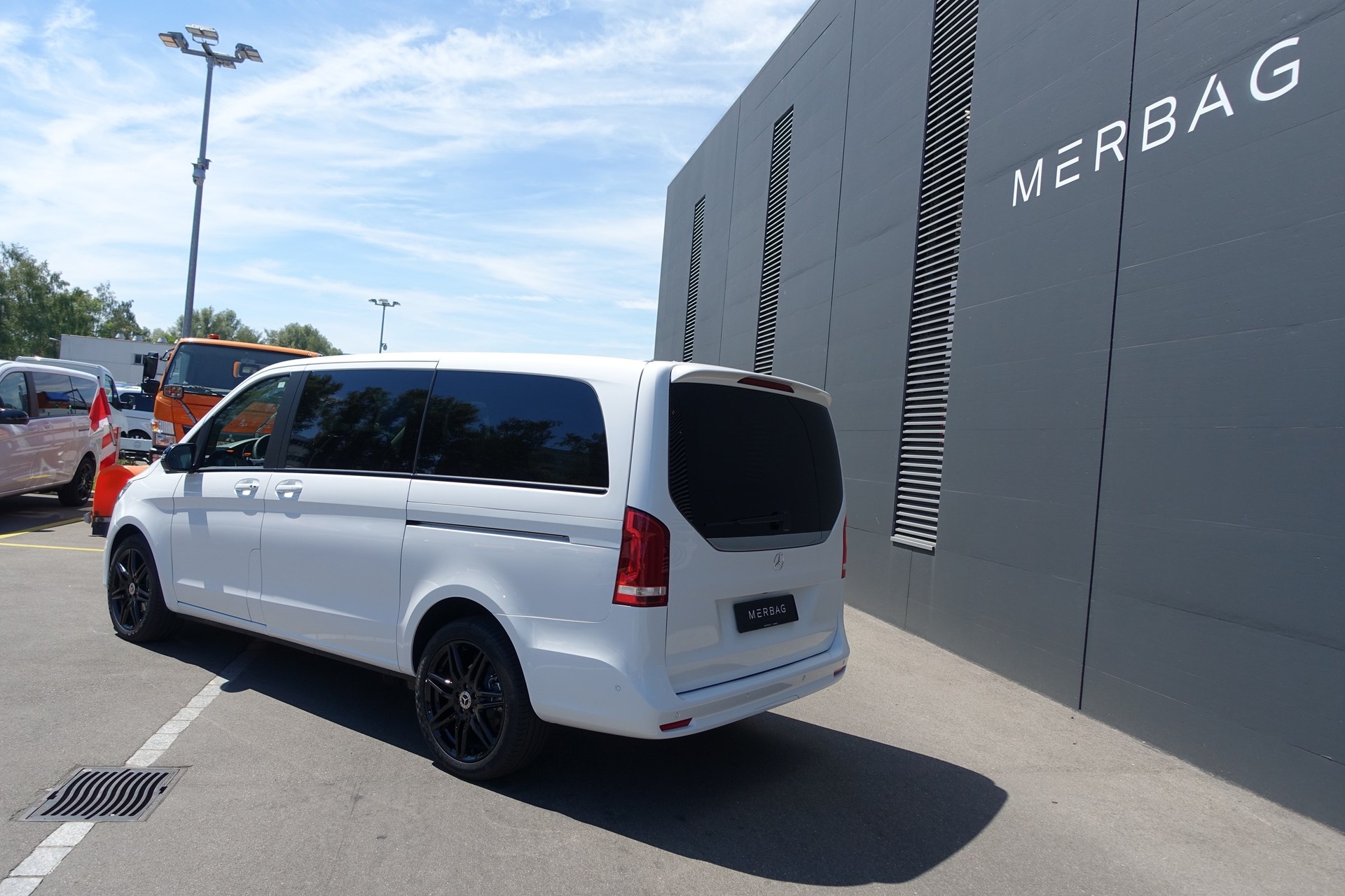 MERCEDES-BENZ V 300 d lang Avantgarde 4Matic 9G-Tronic-image-3