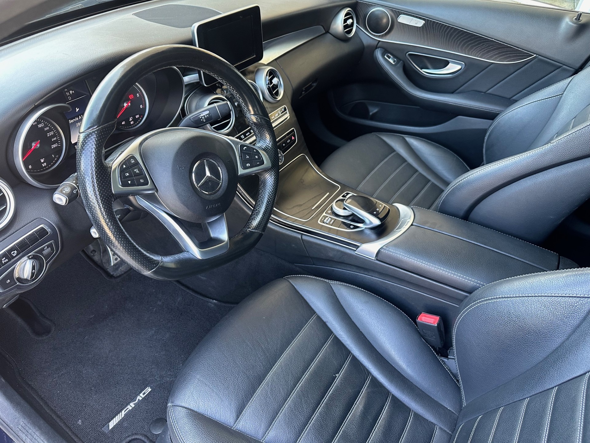 MERCEDES-BENZ C 250 BlueTEC AMG Line 4Matic 7G-Tronic-image-6