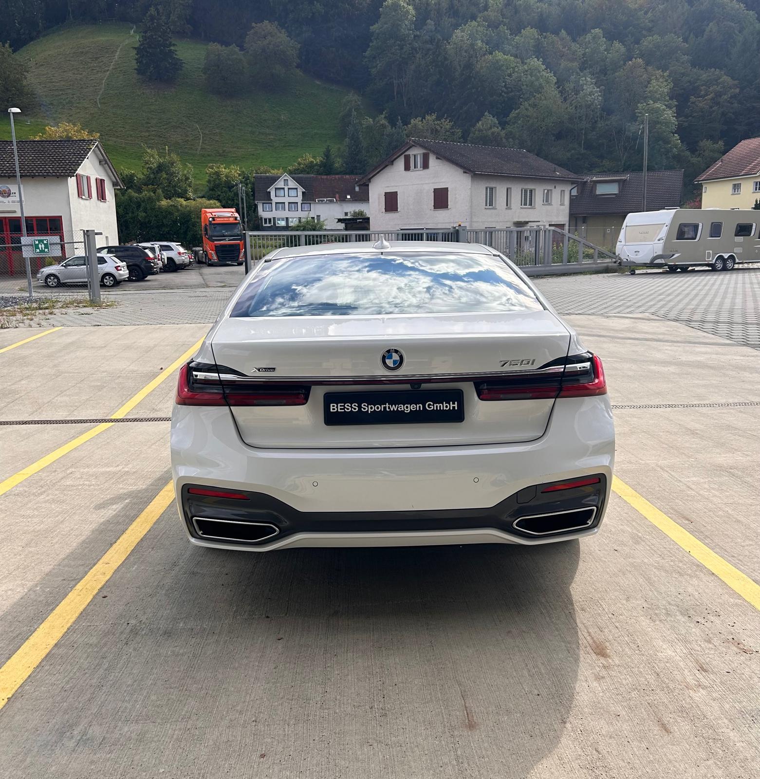 BMW 750i xDrive M Sport Steptronic-image-6