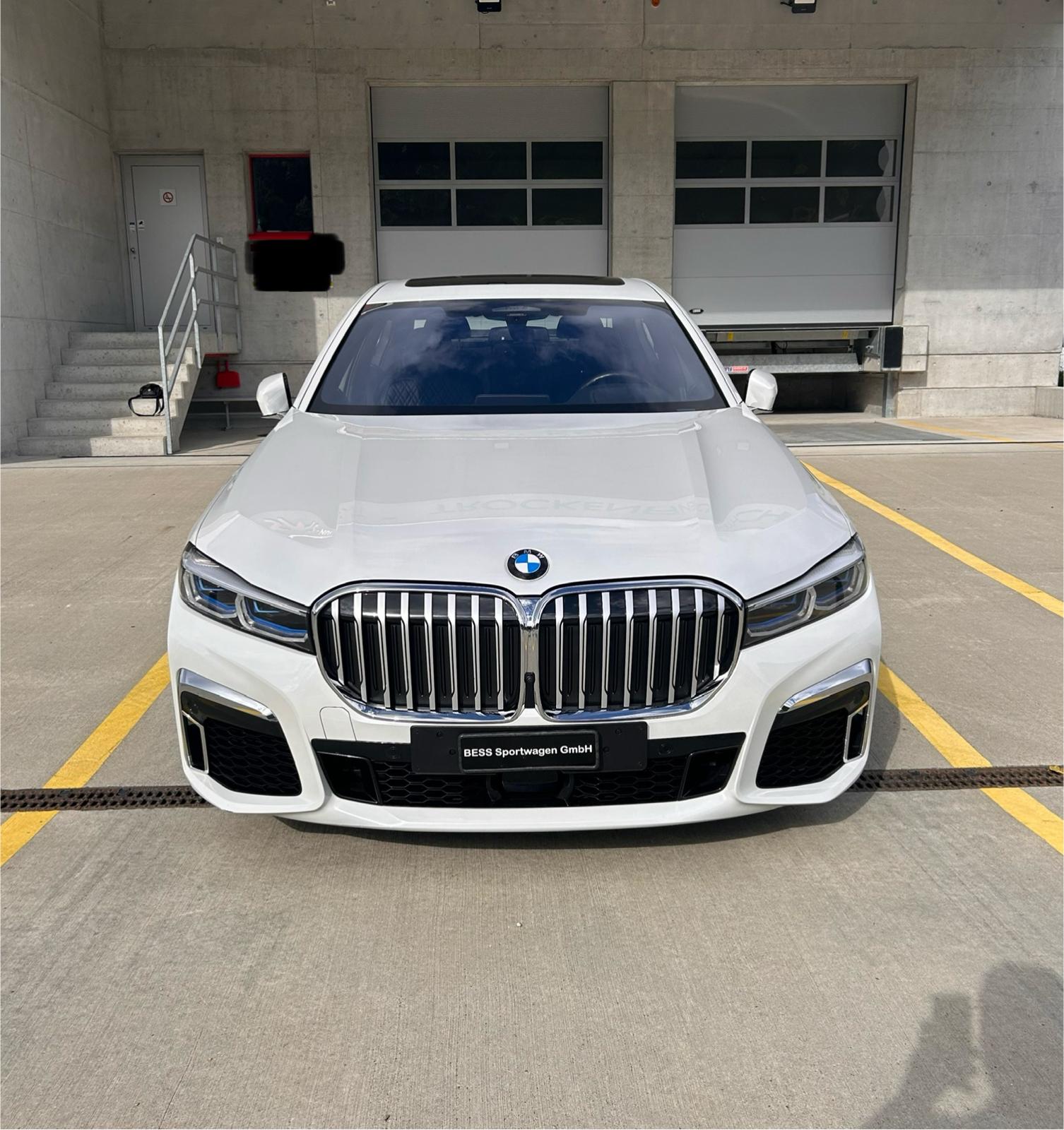 BMW 750i xDrive M Sport Steptronic-image-1
