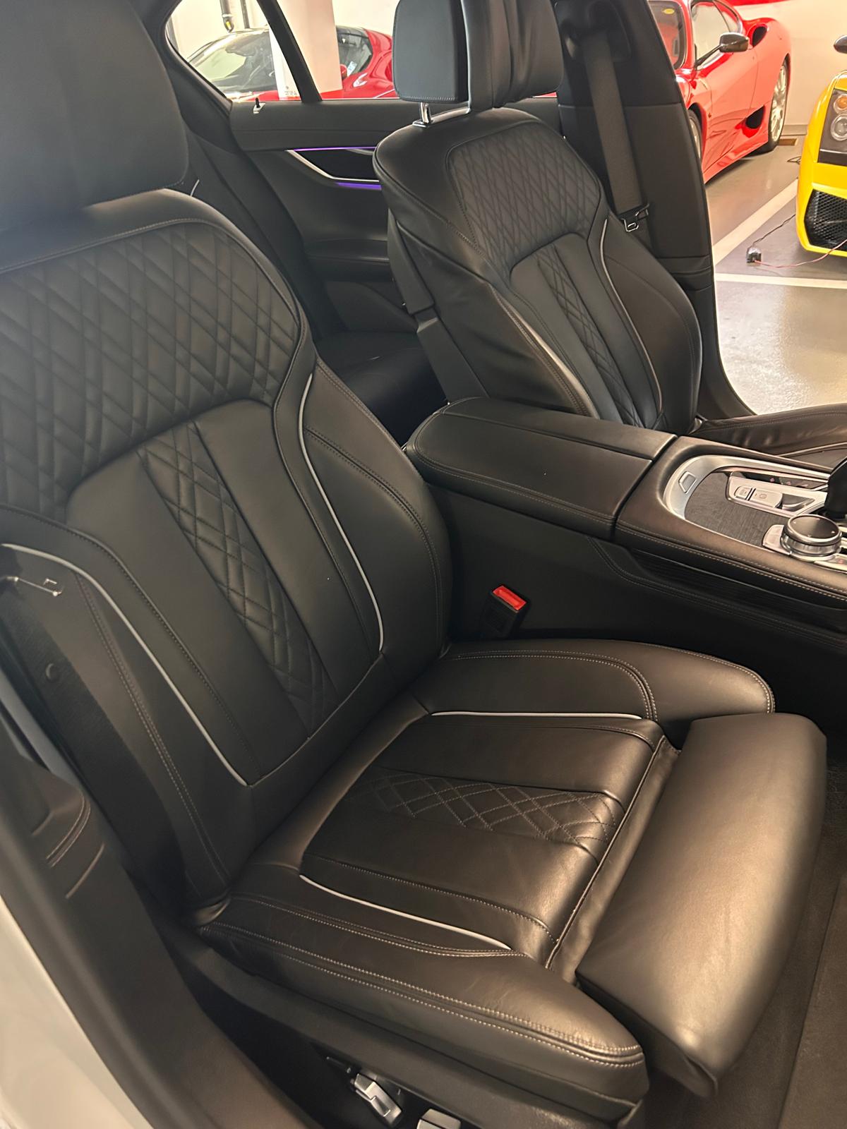 BMW 750i xDrive M Sport Steptronic-image-12