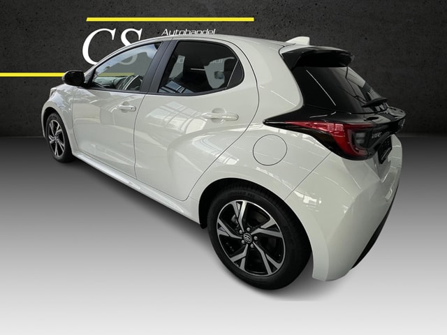 TOYOTA Yaris 1.5 Comfort e-CVT-image-3