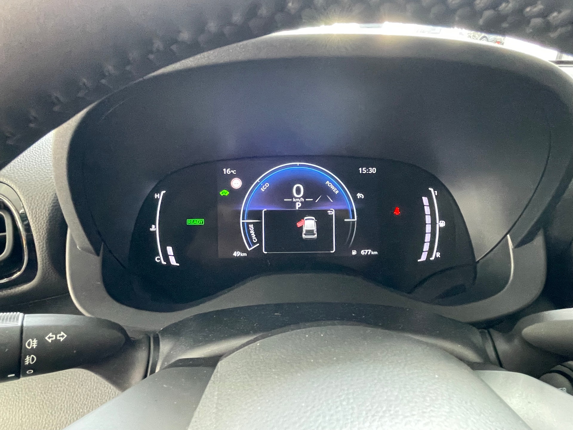 TOYOTA Yaris 1.5 Comfort e-CVT-image-10