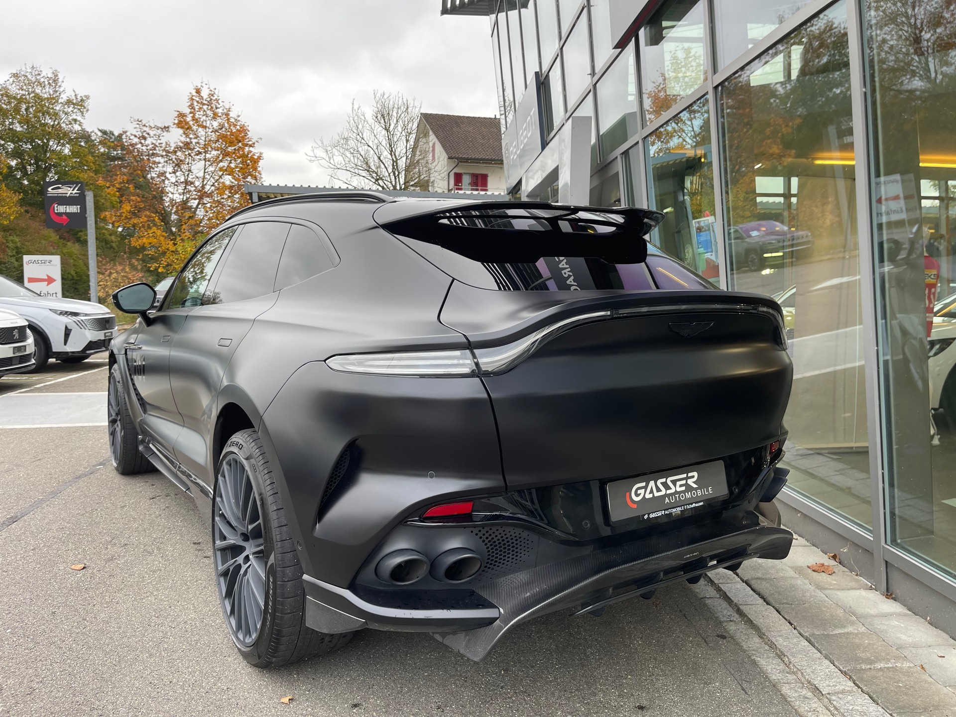 ASTON MARTIN DBX 4.0 707 V8 Bi-Turbo-image-3
