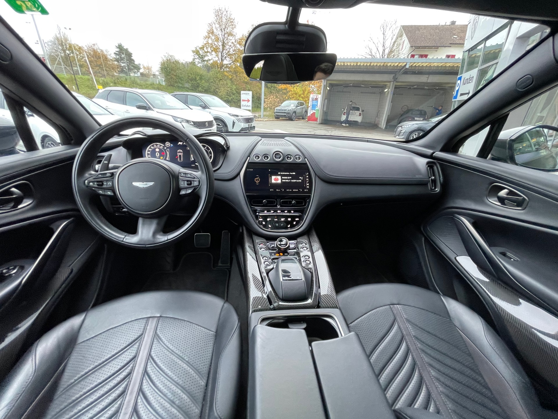 ASTON MARTIN DBX 4.0 707 V8 Bi-Turbo-image-5