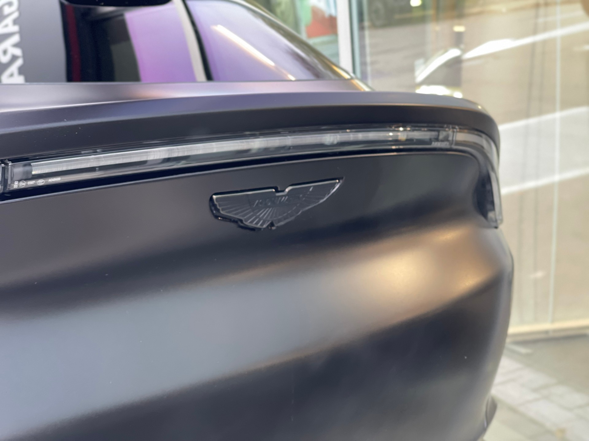 ASTON MARTIN DBX 4.0 707 V8 Bi-Turbo-image-4