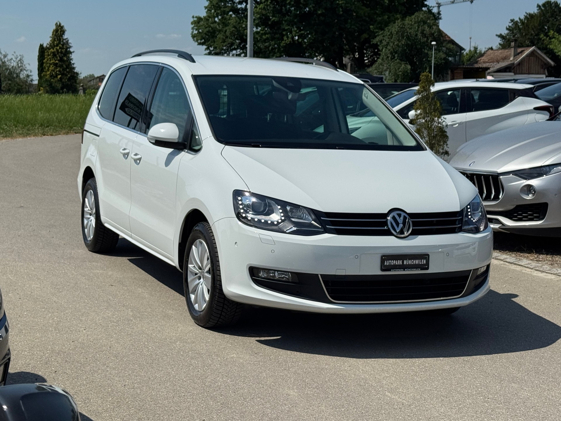 VW Sharan 2.0 TDI BMT Comfortline DSG-image-1