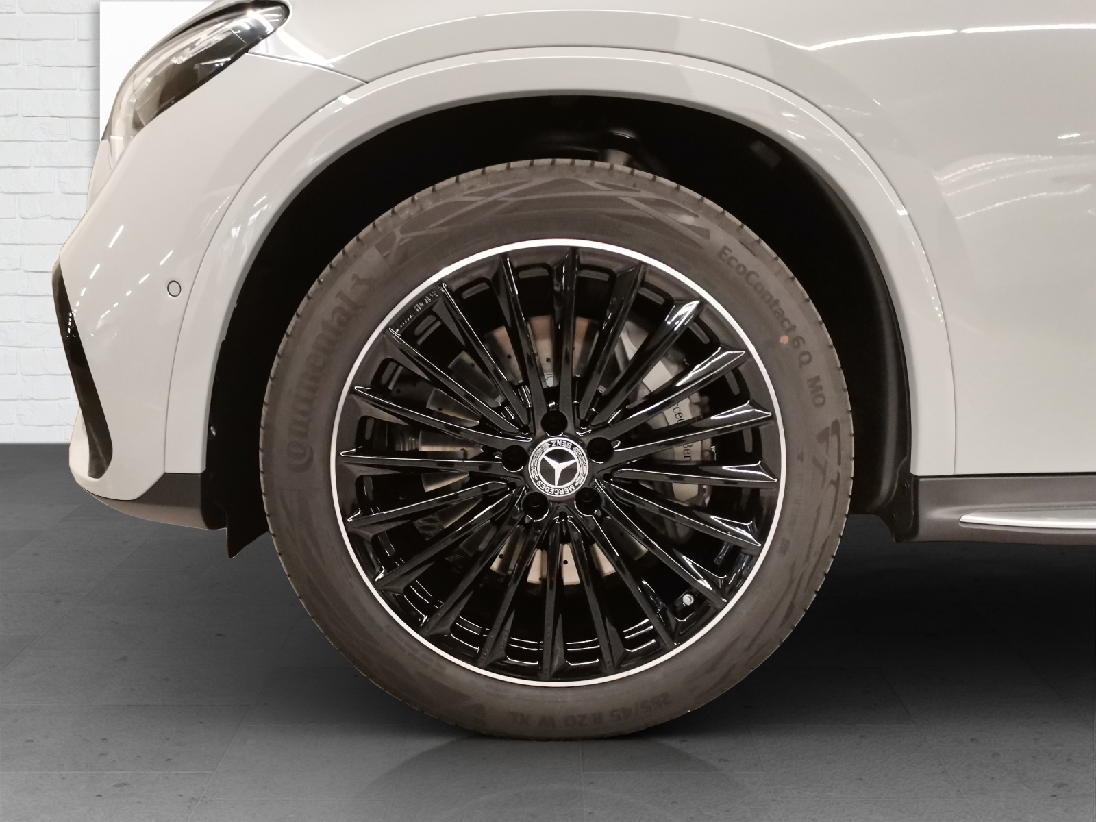 MERCEDES-BENZ GLC 300 d AMG Line 4Matic-image-5