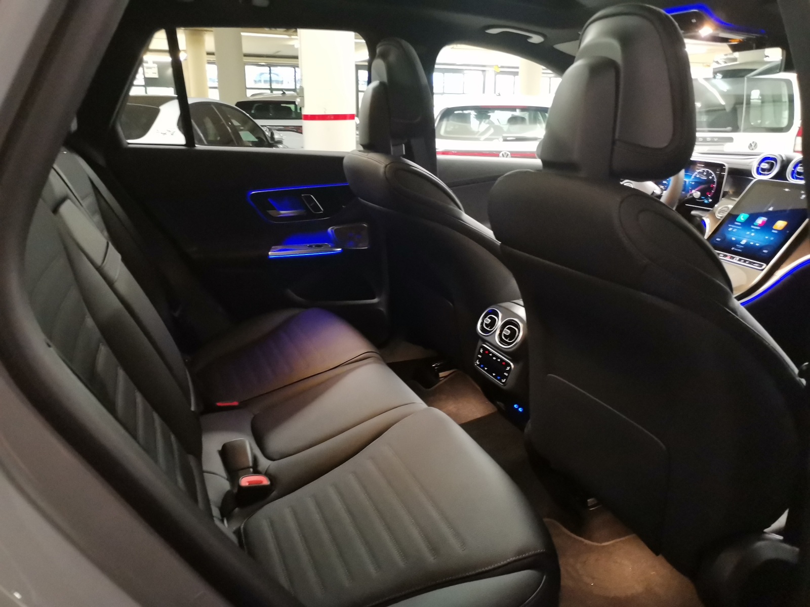 MERCEDES-BENZ GLC 300 d AMG Line 4Matic-image-9