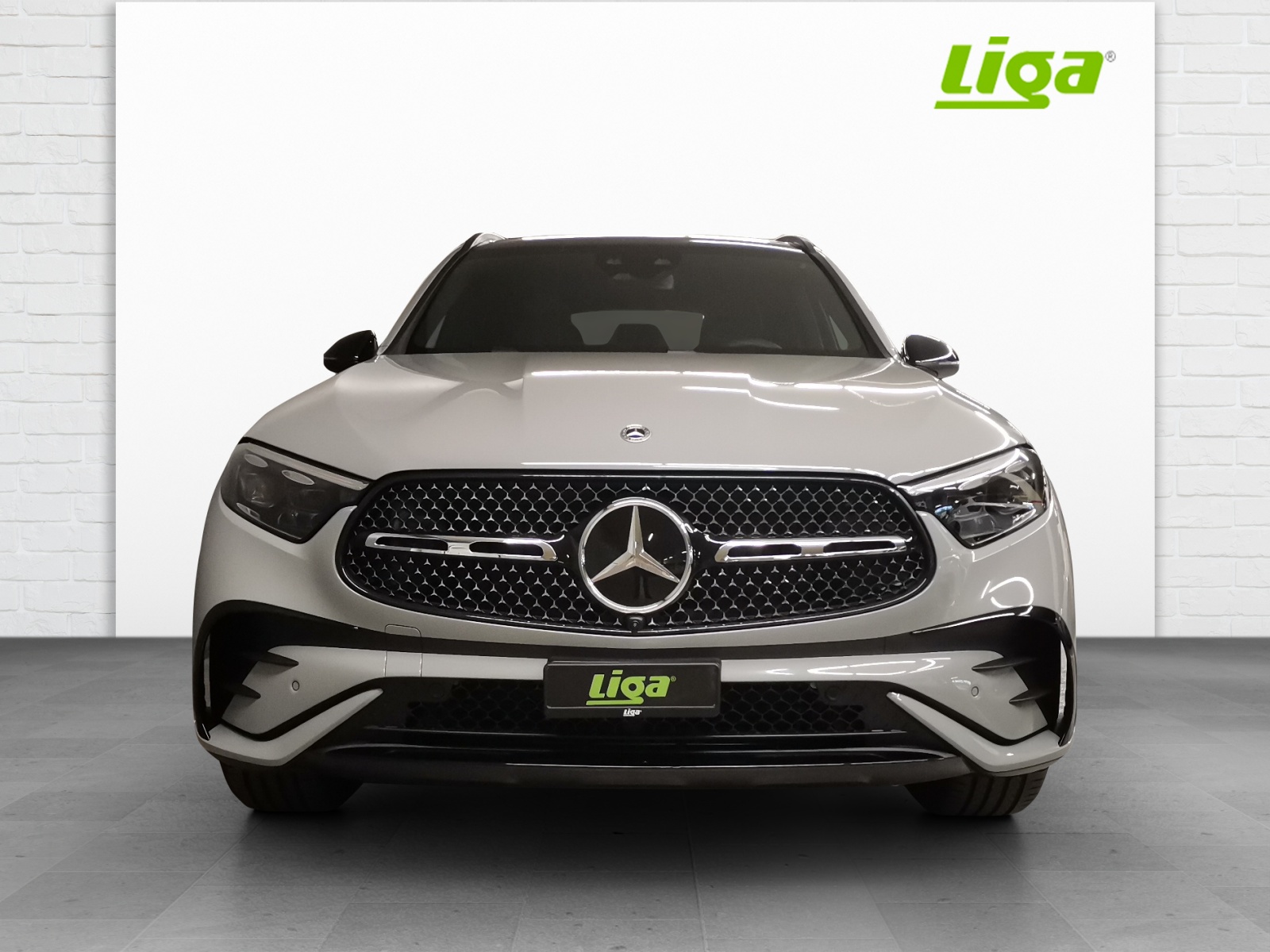 MERCEDES-BENZ GLC 300 d AMG Line 4Matic-image-2