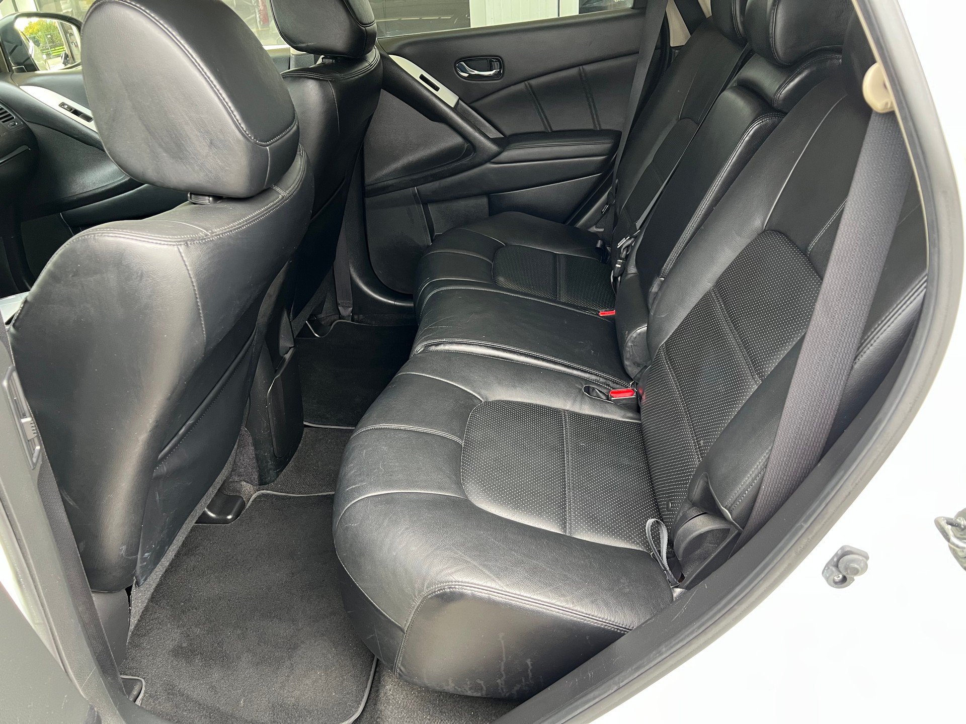 NISSAN Murano 2.5 dCi Executive Swiss Edition Automatic-image-11