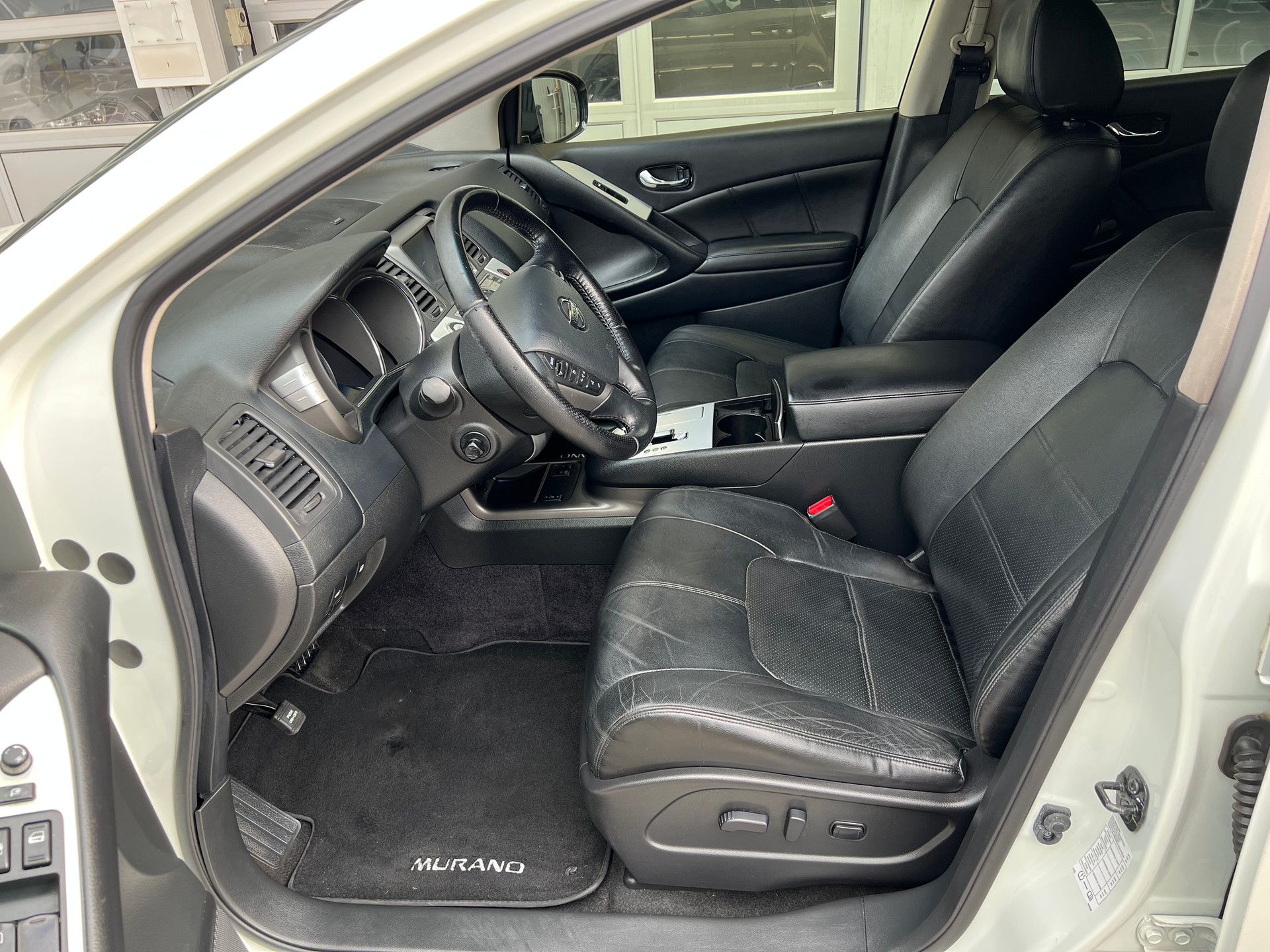 NISSAN Murano 2.5 dCi Executive Swiss Edition Automatic-image-7