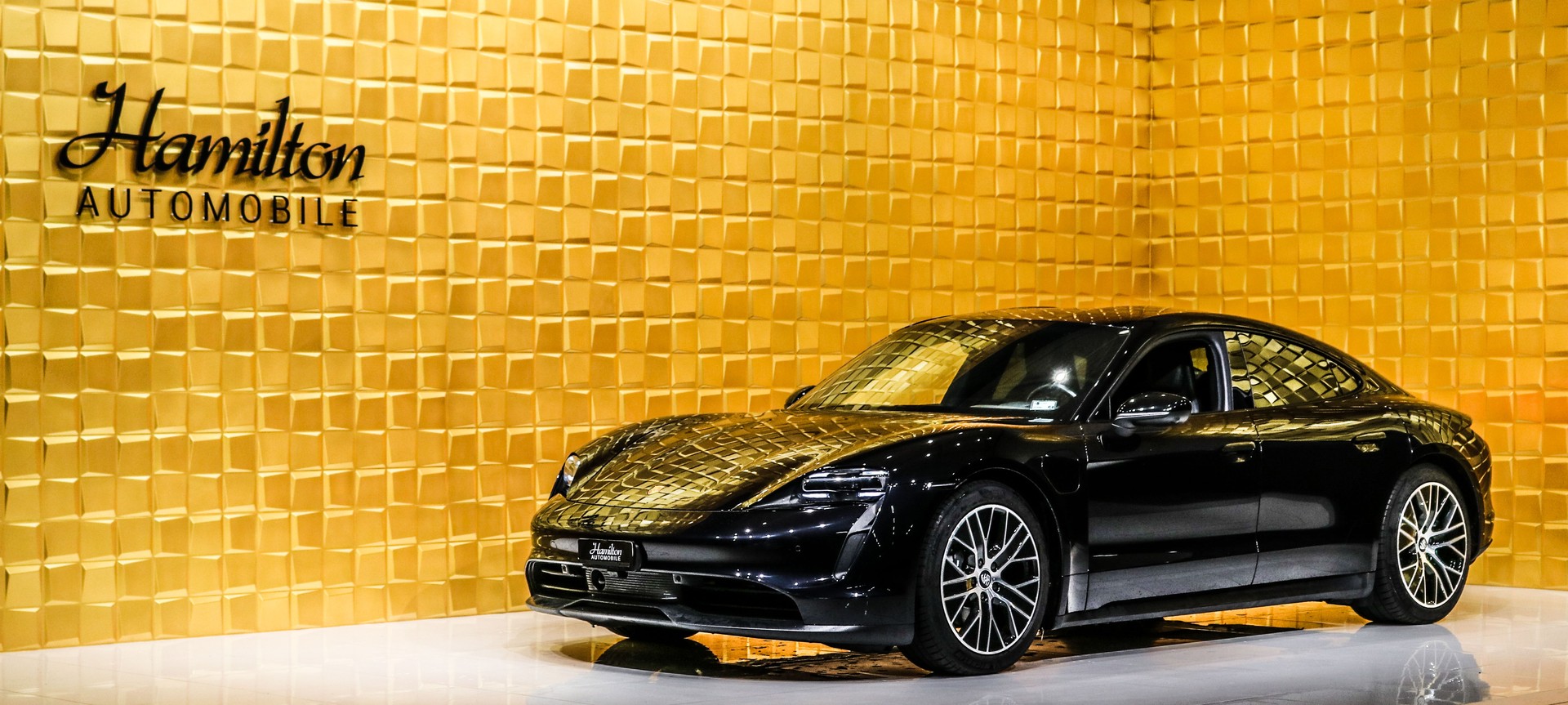 PORSCHE Taycan-image-1